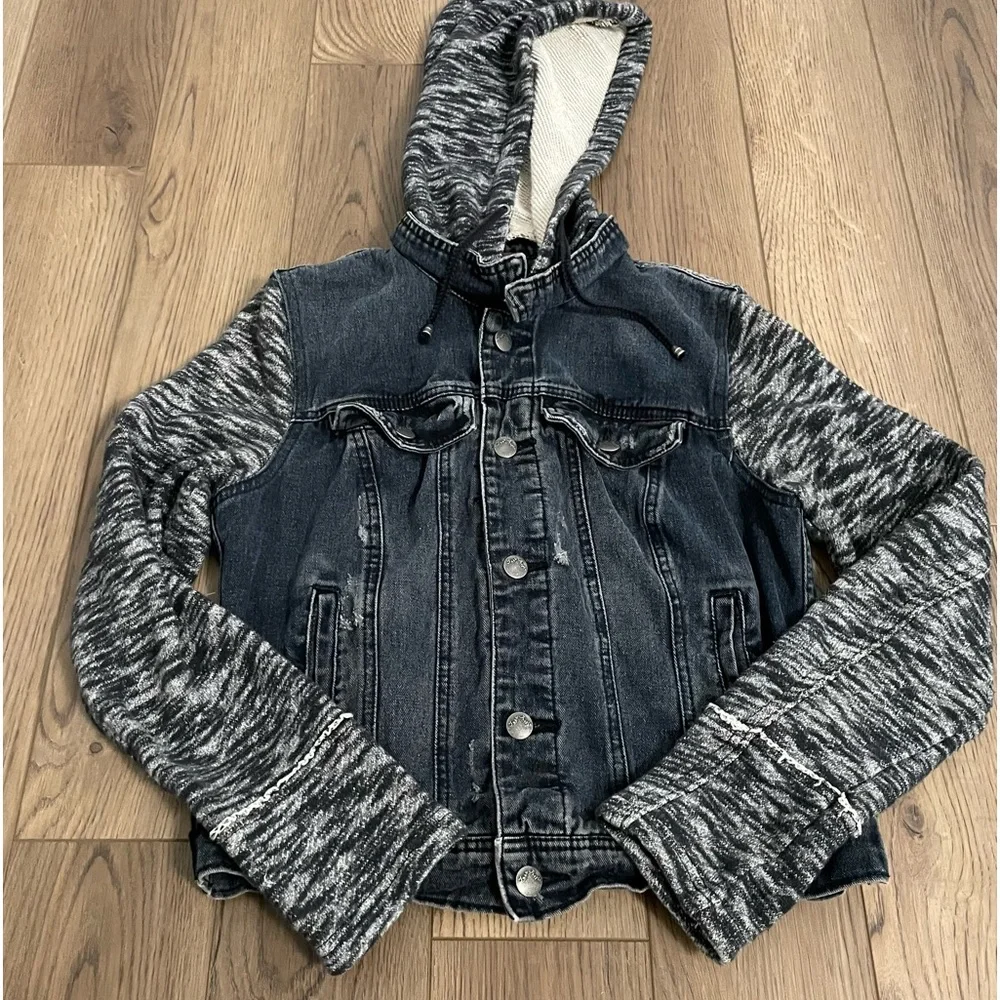 Free People‎ Distressed Blue Denim Jacket Trucker Hooded
